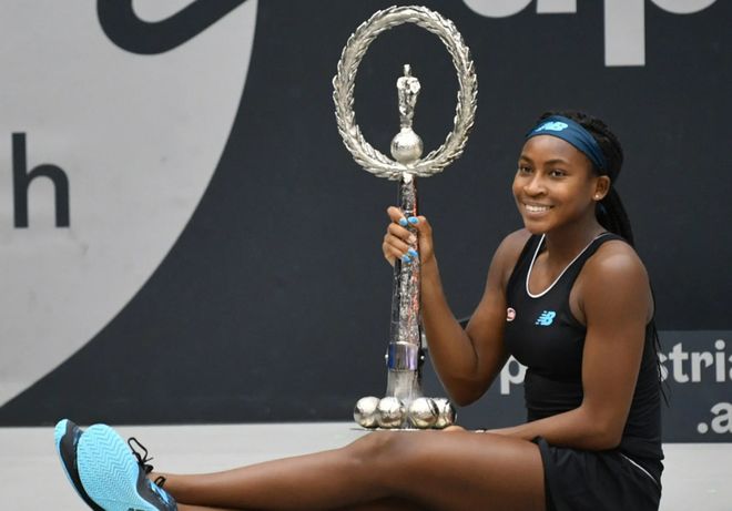 麦克风附近 麦克风附近